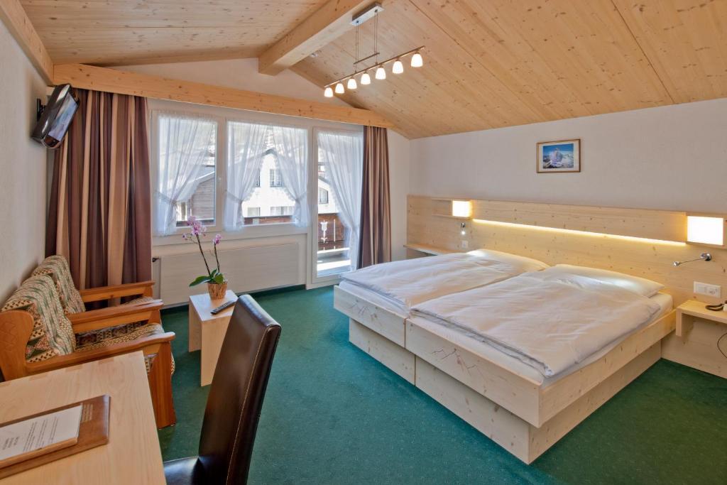 Hotel Matterhornblick Zermatt Room photo